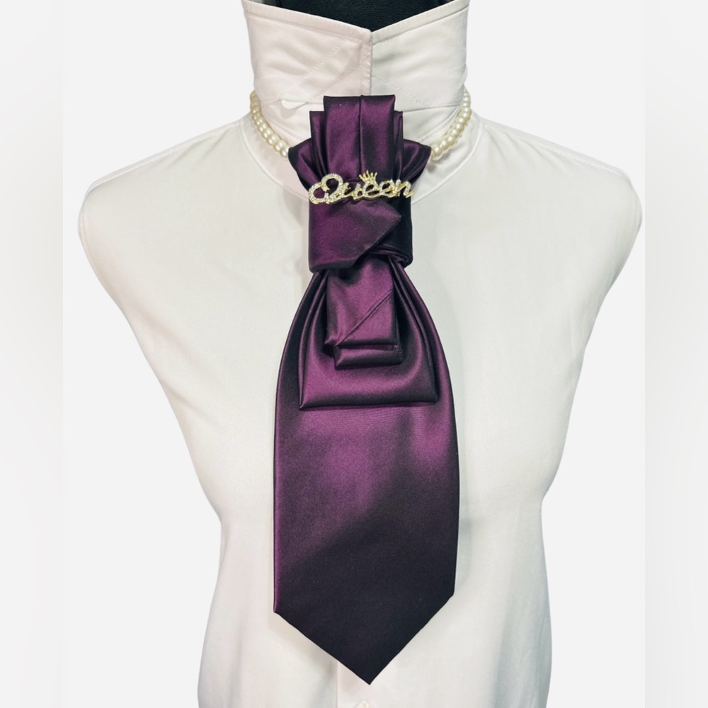 Elegant Purple Necktie with Good Queen Brooch